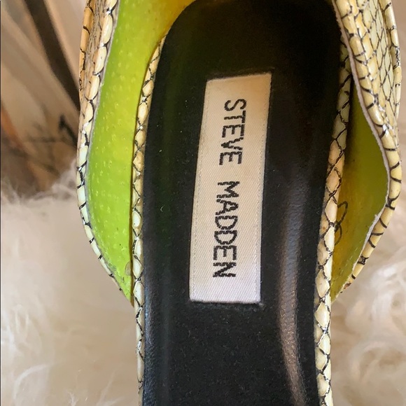 Snakeskin stilettos - Picture 3 of 4